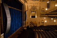 Electro-Voice XLD v Pantages Theater, pohľad zľava