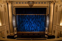 Electro-Voice XLD291 v Pantages Theater, čelný pohľad